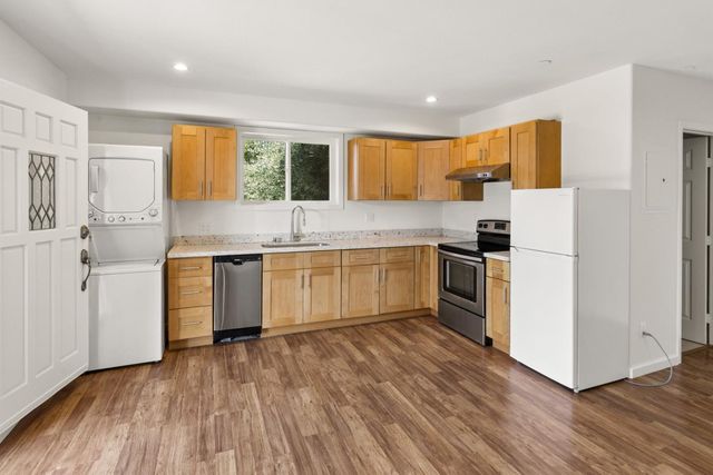 12882 Viscaino Road, Los Altos Hills, CA 94022