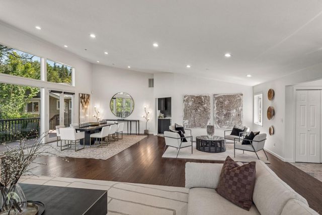 12882 Viscaino Road, Los Altos Hills, CA 94022