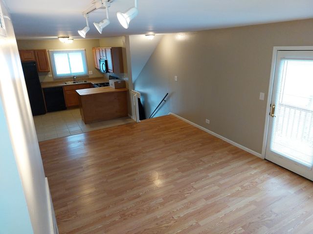 683 Rosner Drive 2ND, Roselle, IL 60172
