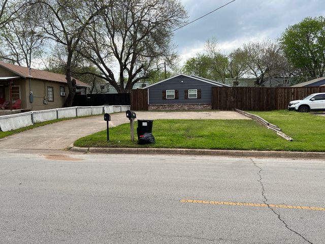 600 N East Street, Arlington, TX 76011