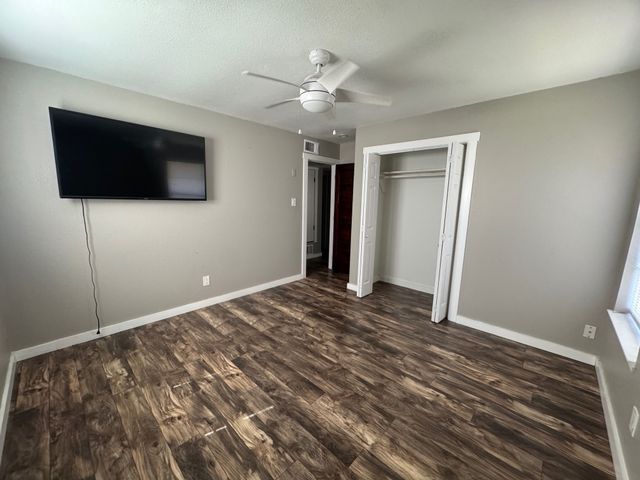 600 N East Street, Arlington, TX 76011