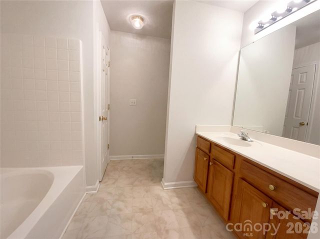 5220 Glenlea Walk Lane, Charlotte, NC 28216