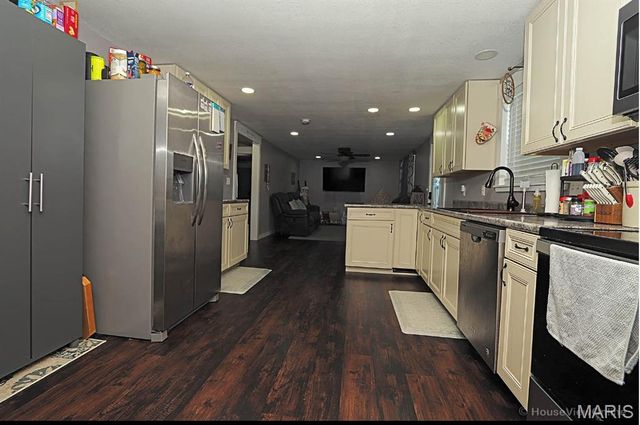 2654 Third Street, Farmington, MO 63637