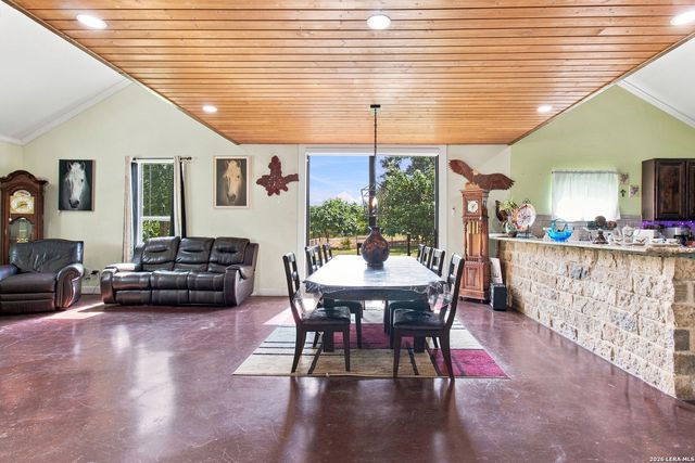 15646 Bexar Bowling, Marion, TX 78124