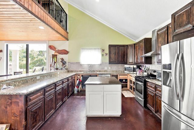 15646 Bexar Bowling, Marion, TX 78124