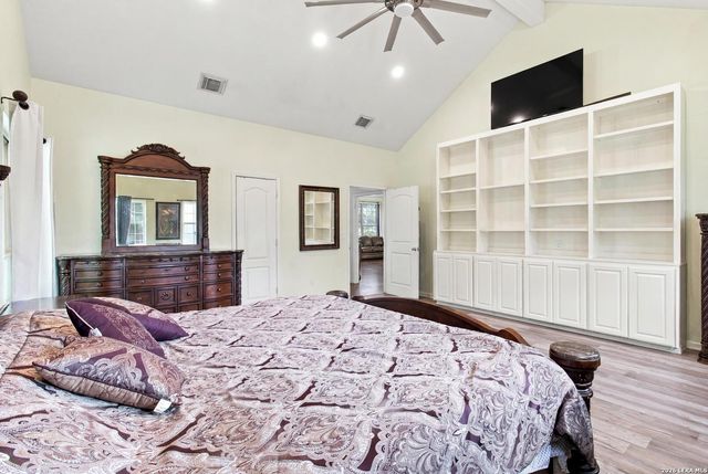 15646 Bexar Bowling, Marion, TX 78124