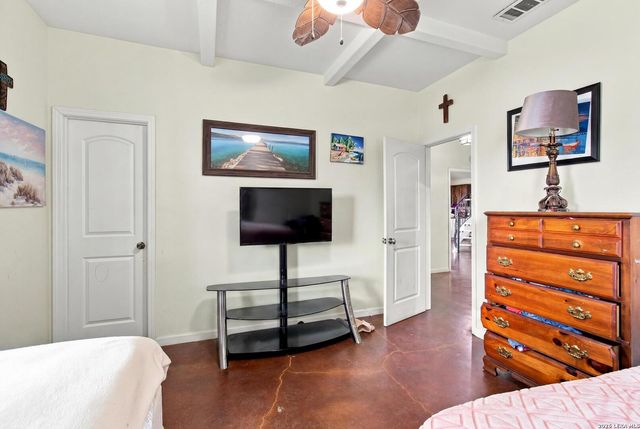 15646 Bexar Bowling, Marion, TX 78124