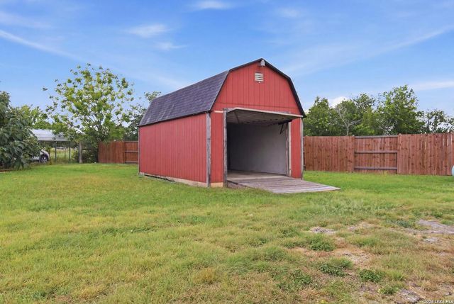 15646 Bexar Bowling, Marion, TX 78124