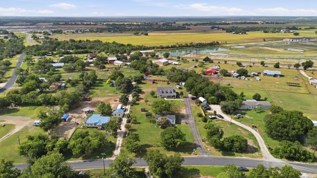 15646 Bexar Bowling, Marion, TX 78124