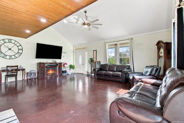 15646 Bexar Bowling, Marion, TX 78124