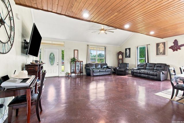 15646 Bexar Bowling, Marion, TX 78124