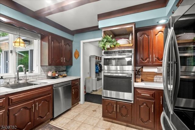 21 Carteret St, West Milford Twp., NJ 07480