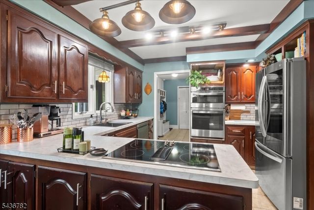 21 Carteret St, West Milford Twp., NJ 07480