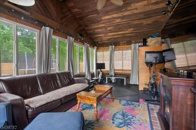 21 Carteret St, West Milford Twp., NJ 07480