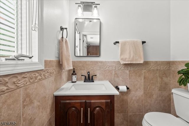 21 Carteret St, West Milford Twp., NJ 07480