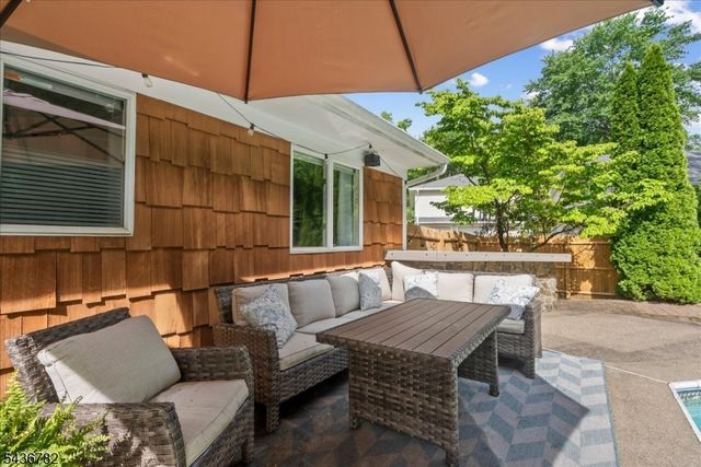 21 Carteret St, West Milford Twp., NJ 07480