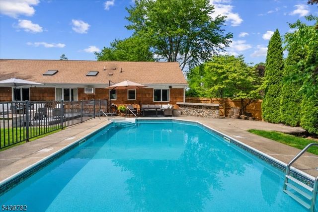 21 Carteret St, West Milford Twp., NJ 07480