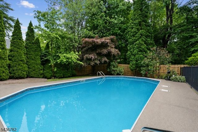 21 Carteret St, West Milford Twp., NJ 07480