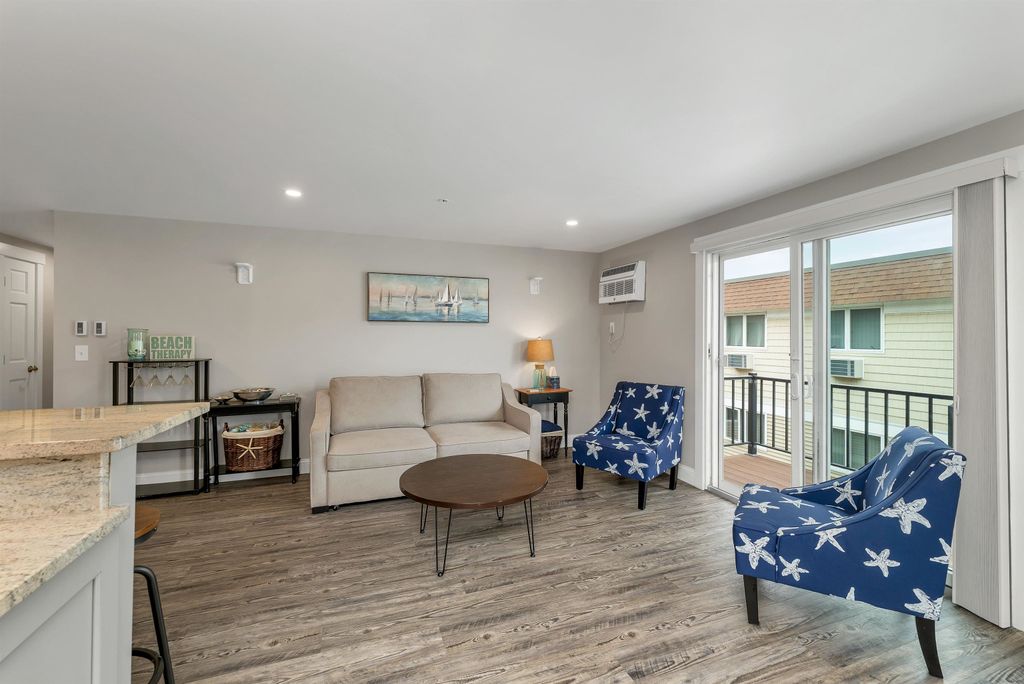 Image 13 of property listing at 407 Ocean Blvd Unit B10, Hampton, NH 03842