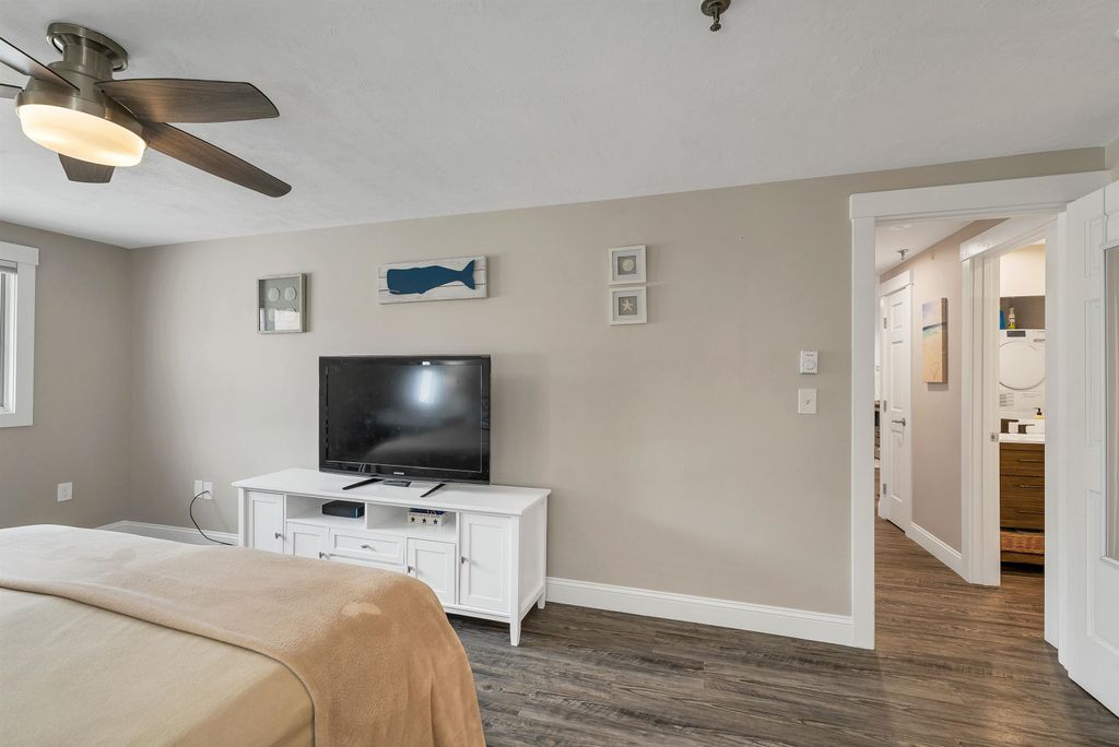 Image 16 of property listing at 407 Ocean Blvd Unit B10, Hampton, NH 03842