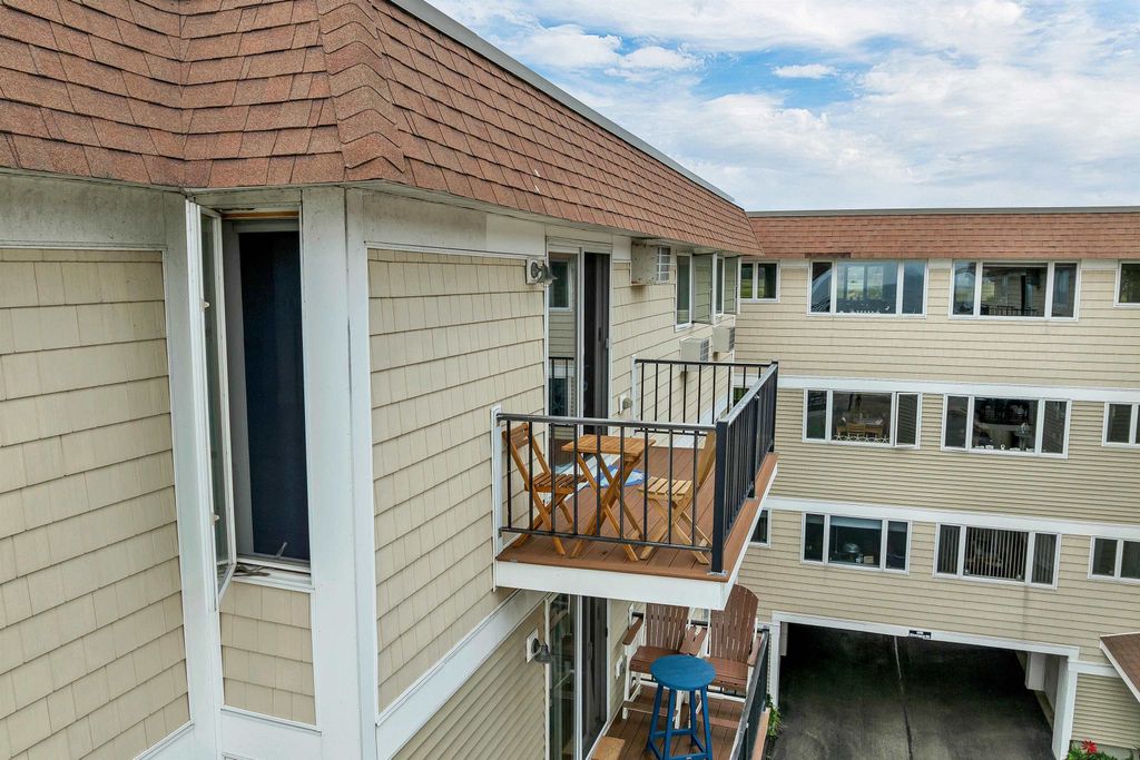 Image 24 of property listing at 407 Ocean Blvd Unit B10, Hampton, NH 03842