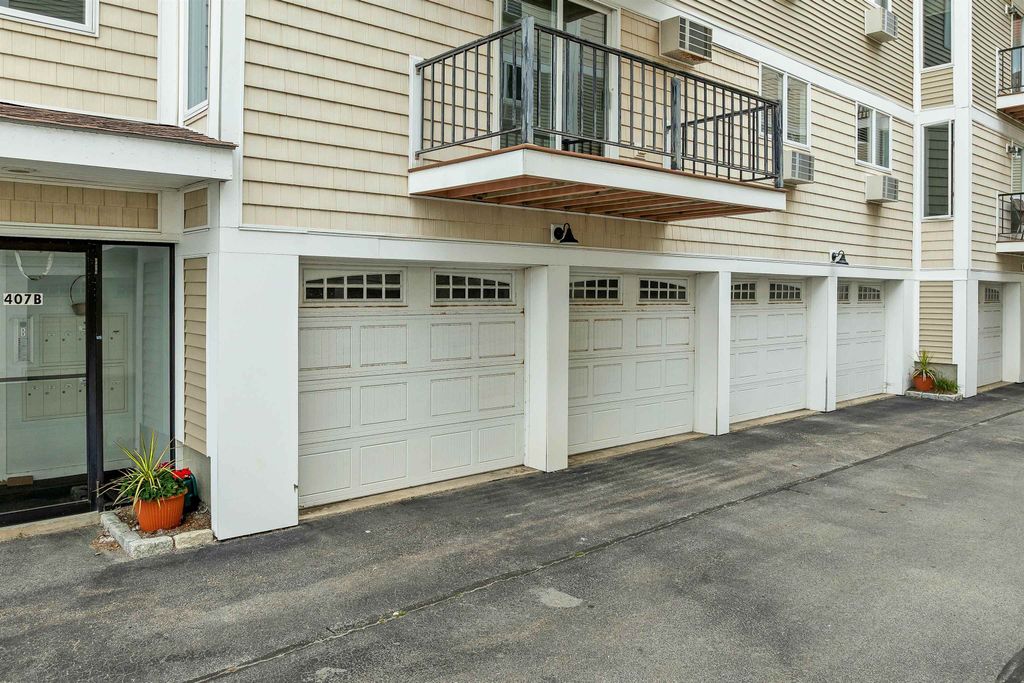 Image 25 of property listing at 407 Ocean Blvd Unit B10, Hampton, NH 03842