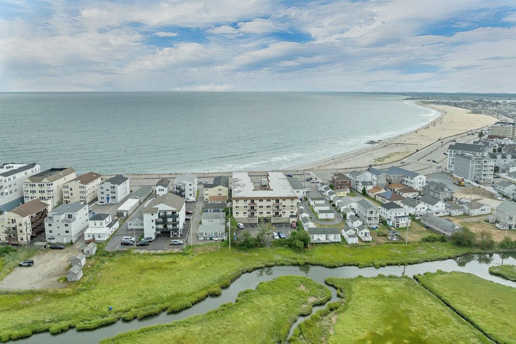 Image 28 of property listing at 407 Ocean Blvd Unit B10, Hampton, NH 03842