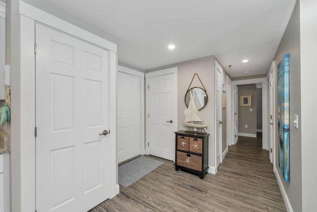 Image 4 of property listing at 407 Ocean Blvd Unit B10, Hampton, NH 03842