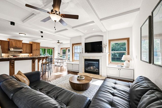 N25W27171 Orchard LANE, Pewaukee, WI 53072