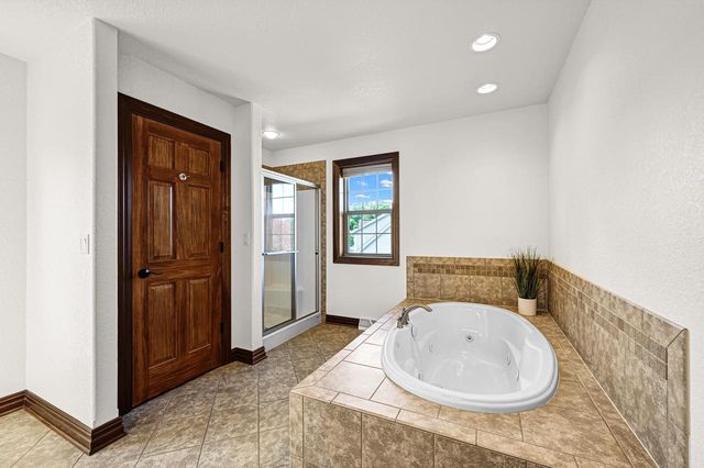 N25W27171 Orchard LANE, Pewaukee, WI 53072