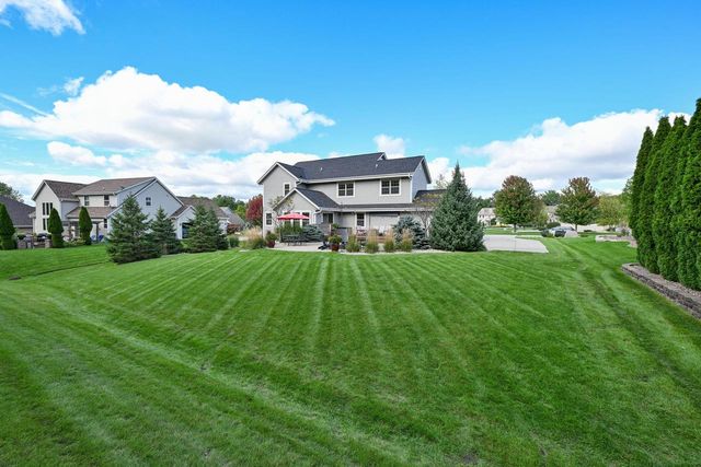 N25W27171 Orchard LANE, Pewaukee, WI 53072