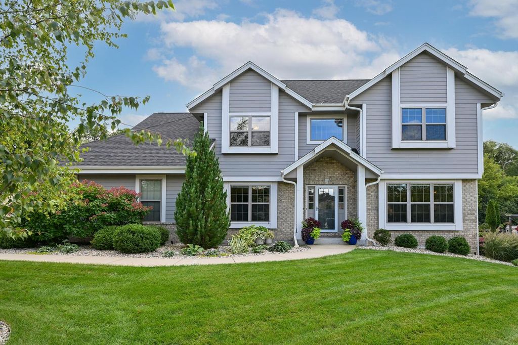 N25W27171 Orchard LANE, Pewaukee, WI 53072