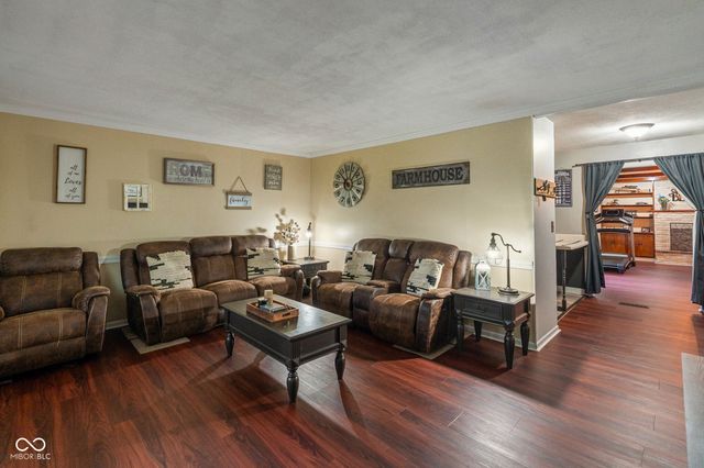4949 Brehob, Indianapolis, IN 46217
