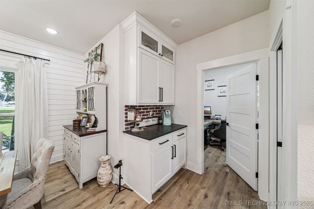 900 N 4389 Lane, Pryor, OK 74361