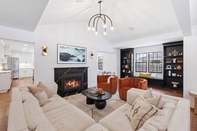 225 Broadway Avenue N, Wayzata, MN 55391