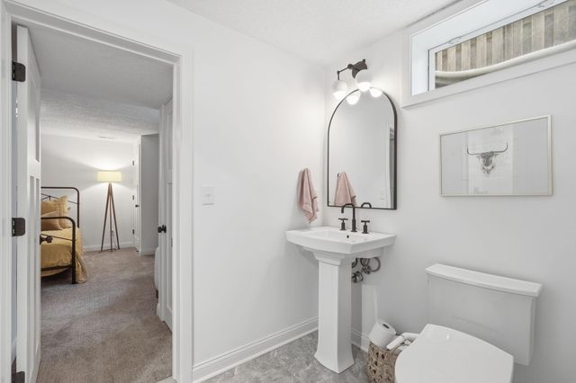 225 Broadway Avenue N, Wayzata, MN 55391