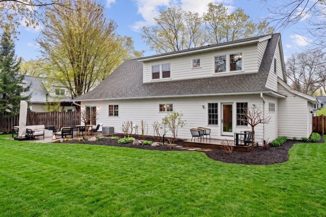 225 Broadway Avenue N, Wayzata, MN 55391