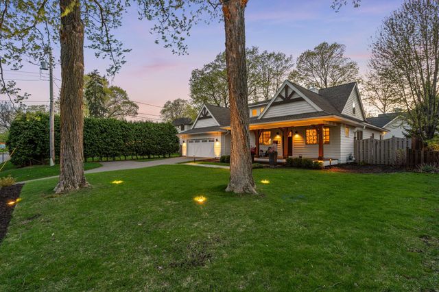 225 Broadway Avenue N, Wayzata, MN 55391