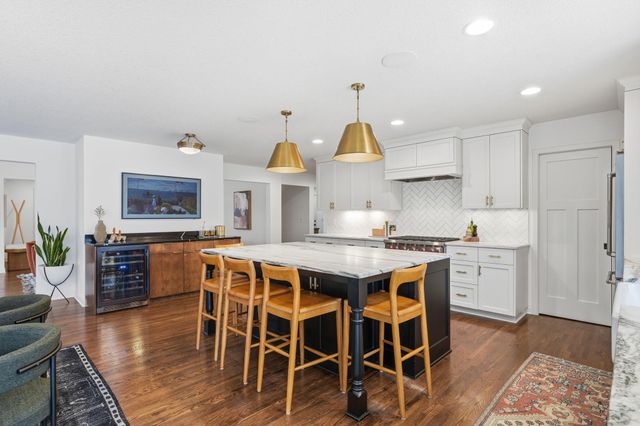 225 Broadway Avenue N, Wayzata, MN 55391