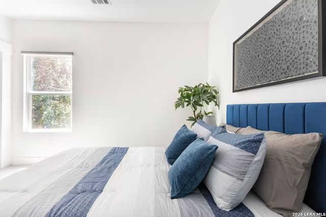 711 S Olive St Unit 101, San Antonio, TX 78203