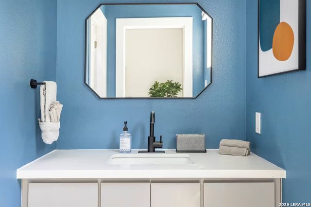 711 S Olive St Unit 101, San Antonio, TX 78203