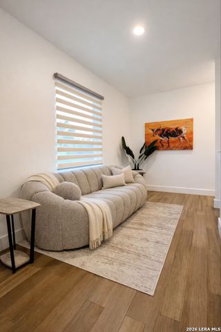 711 S Olive St Unit 101, San Antonio, TX 78203
