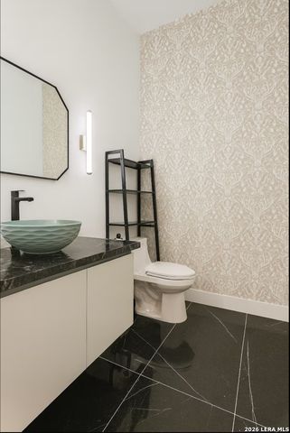 711 S Olive St Unit 101, San Antonio, TX 78203