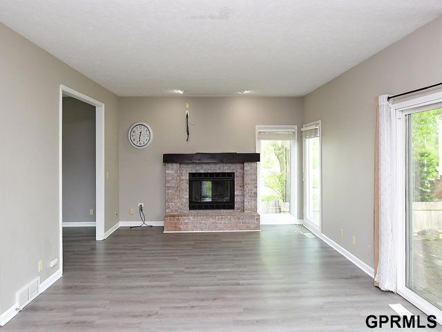 16130 Parker Street, Omaha, NE 68118