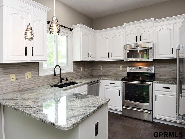 16130 Parker Street, Omaha, NE 68118