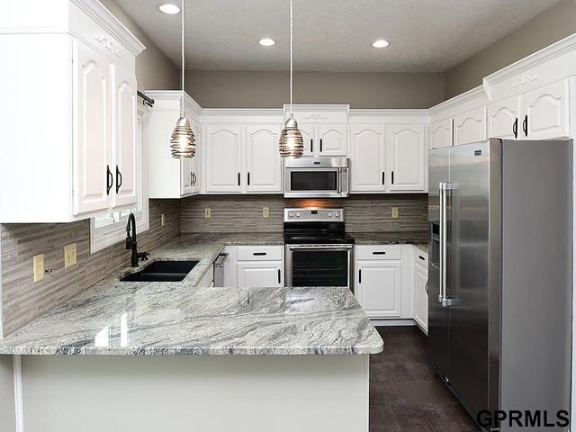 16130 Parker Street, Omaha, NE 68118