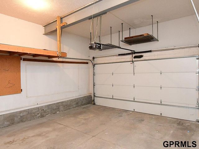 16130 Parker Street, Omaha, NE 68118
