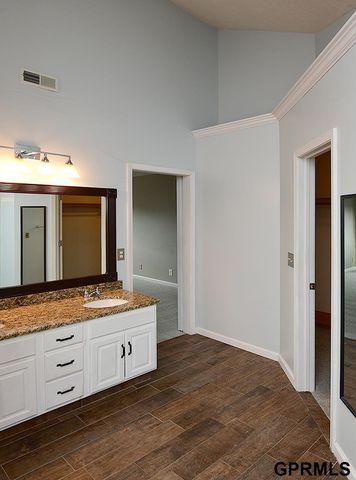 16130 Parker Street, Omaha, NE 68118