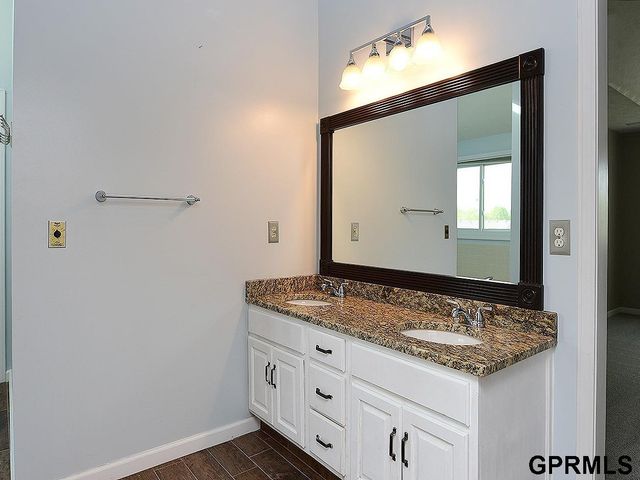 16130 Parker Street, Omaha, NE 68118