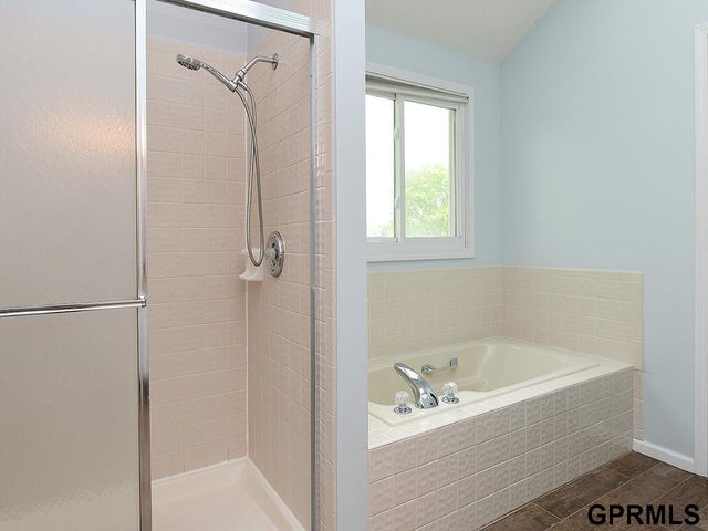 16130 Parker Street, Omaha, NE 68118